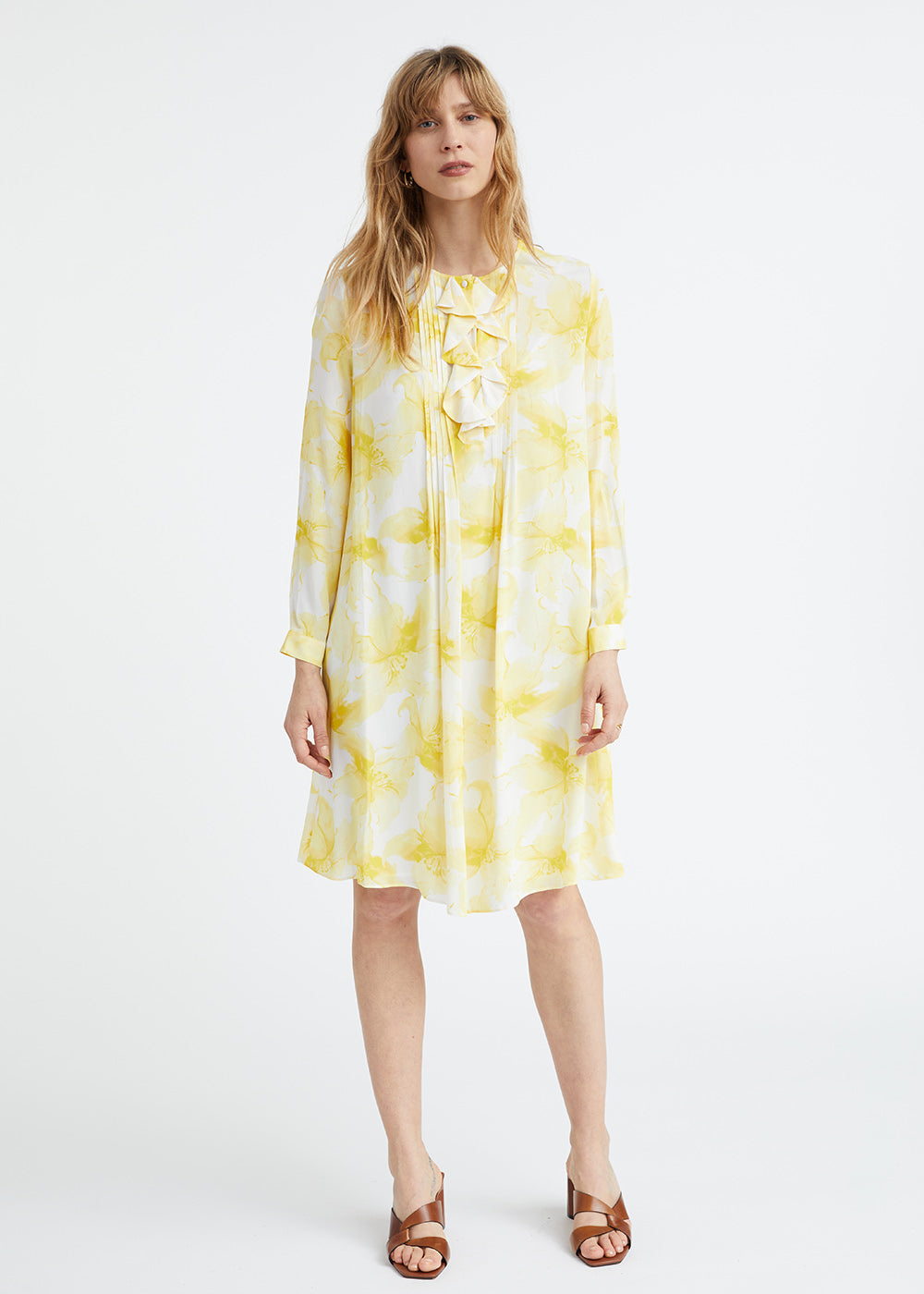 Robe jaune fleurie