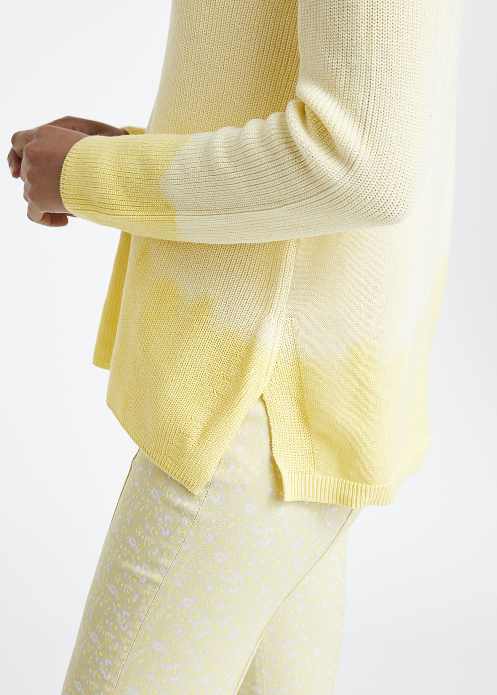 Pull tie & dye jaune à manches raglan