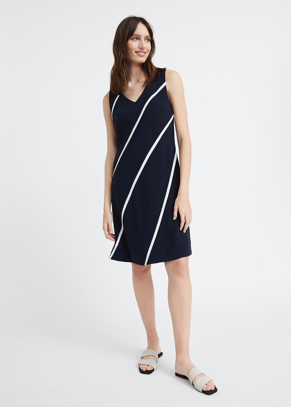 Robe à rayures diagonales