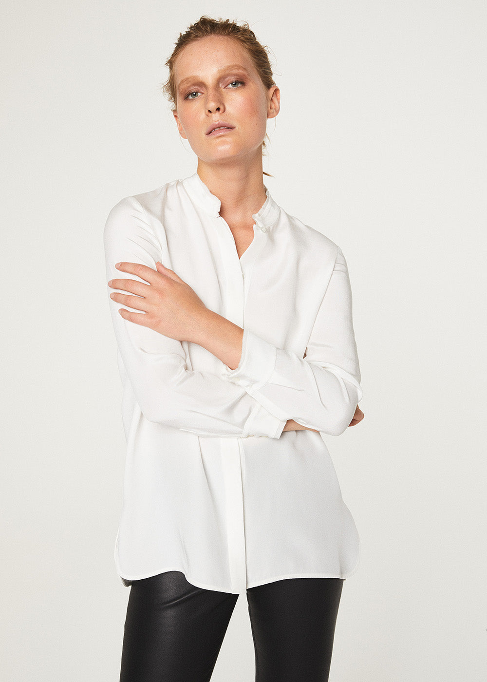 Tunique en soie blanche col mao effet satin