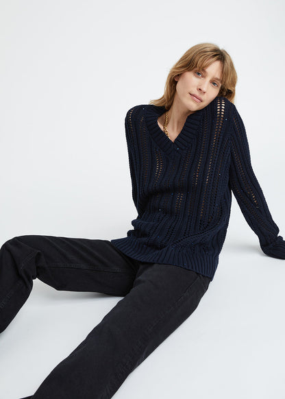 Pull marine en coton ajouré