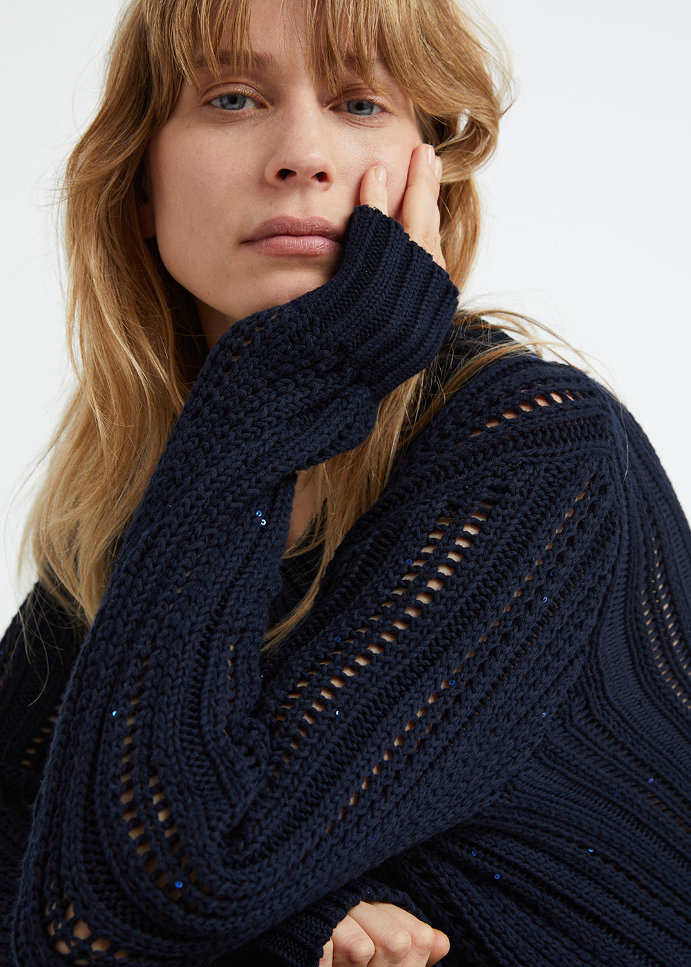 Pull marine en coton ajouré