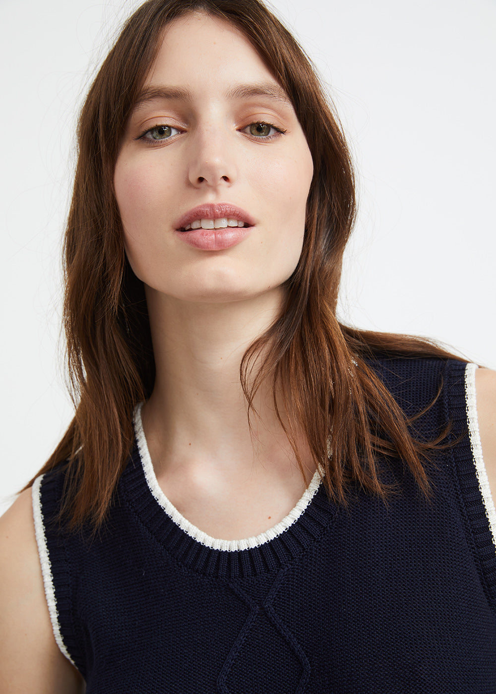 Pull marine sans manches en soie et coton