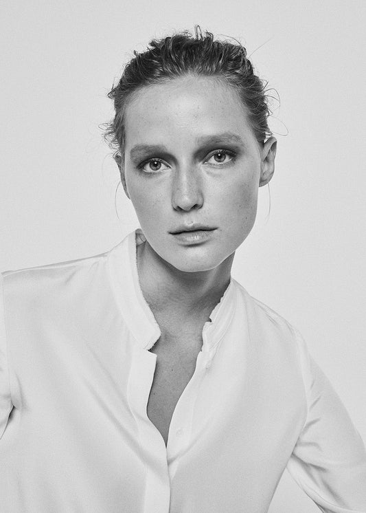 White silk tunic with satin effect mandarin collar