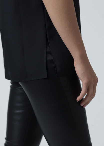 T-shirt noir en crêpe satin